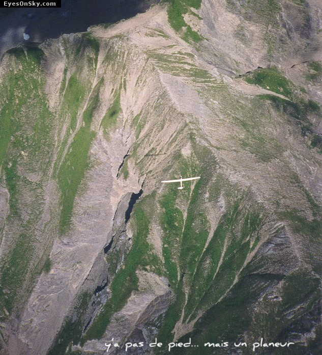 Fly-Parapente/Le pied/9d Aravis planeur.jpg